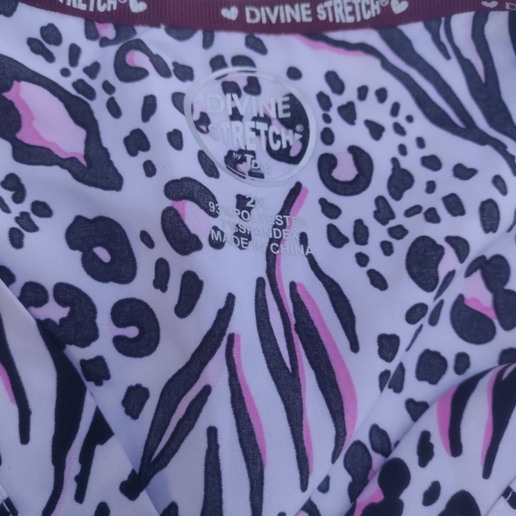Zebra Scrub top - Picture 4 of 4
